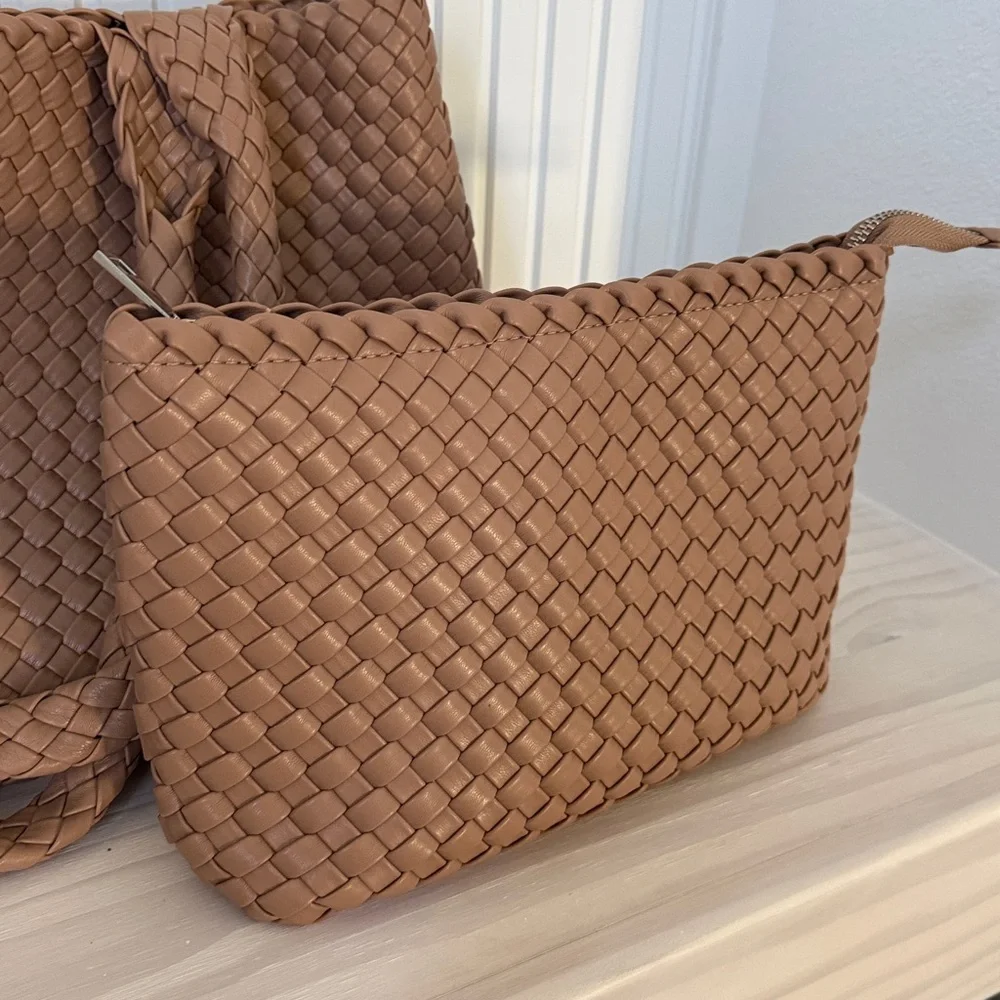 Elegant Tan Woven Tote Bag - Picture 2 of 7